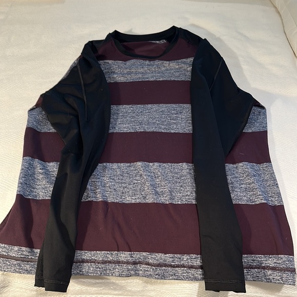 Lululemon long sleeve. Like new! Bought it new and have hardly worn it. - Picture 3 of 4